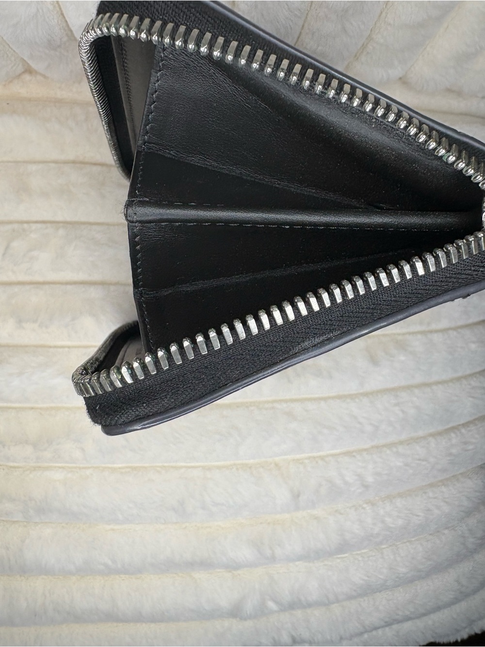 Burberry Saffiano Leather Long Zip Wallet w COA - Picture 8 of 16